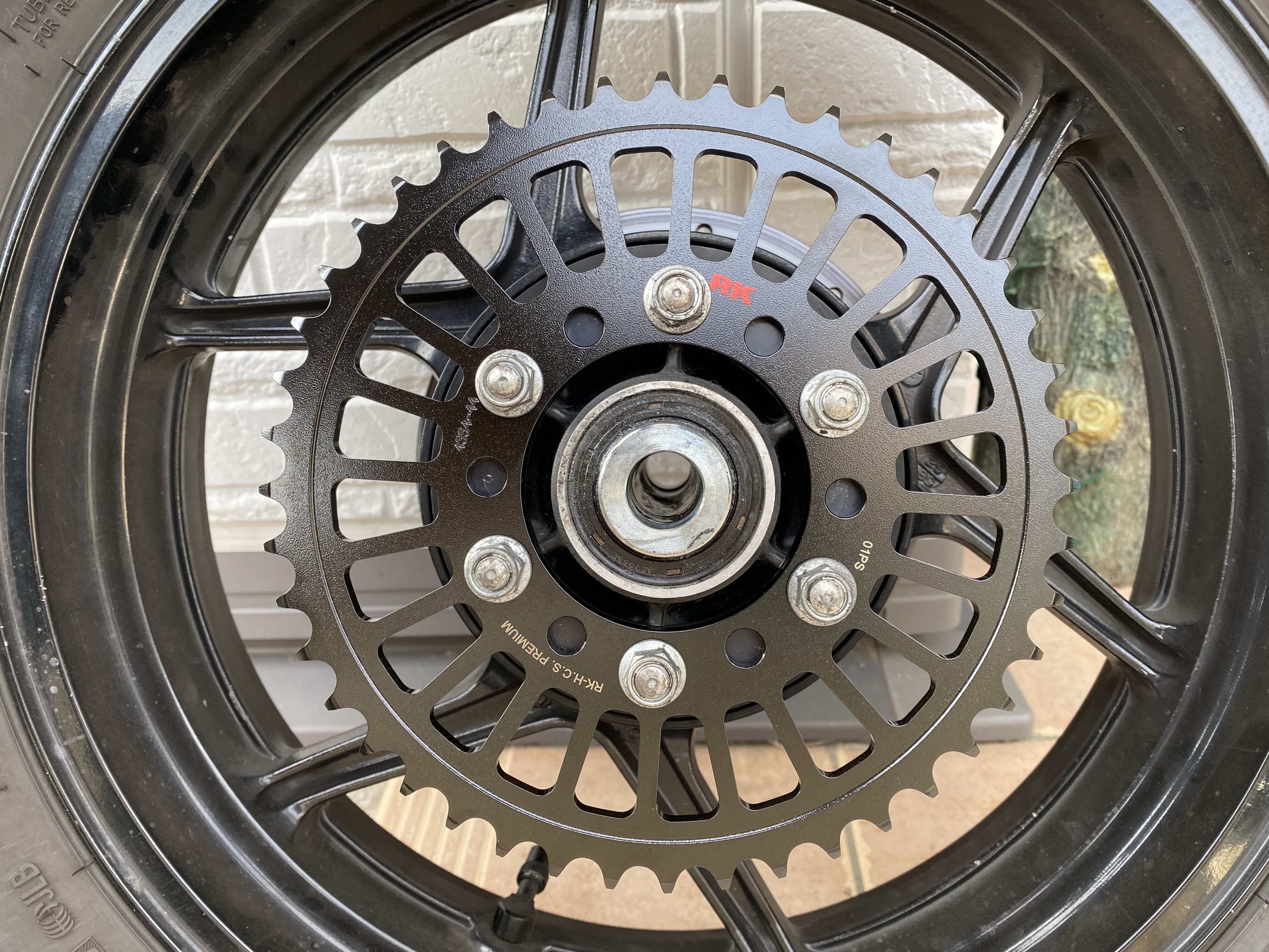 MT-07に4.5Jリアホイールをぶち込む : 二輪の記録と記憶 (現在MT-07)