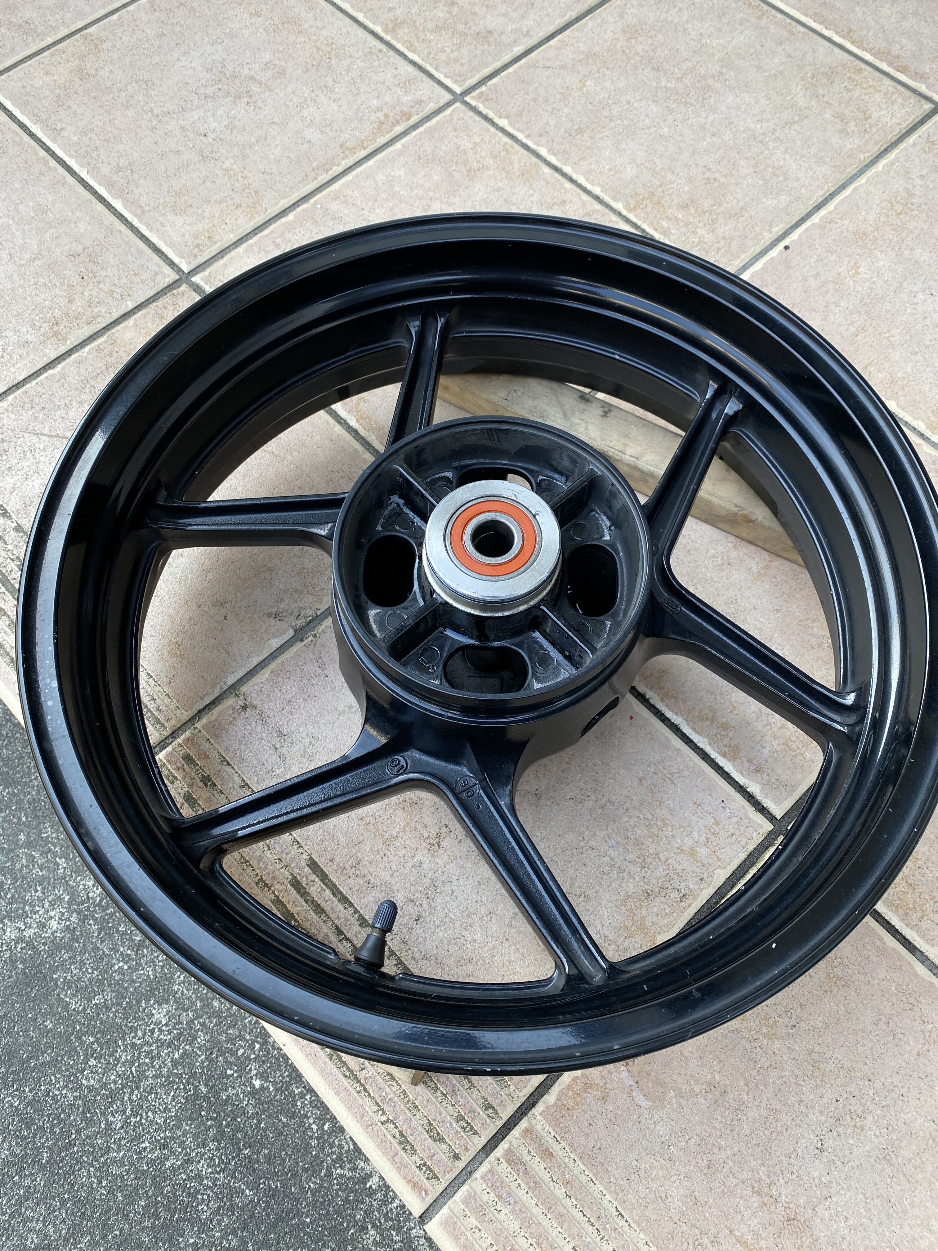 MT-07に4.5Jリアホイールをぶち込む : 二輪の記録と記憶 (現在MT-07)