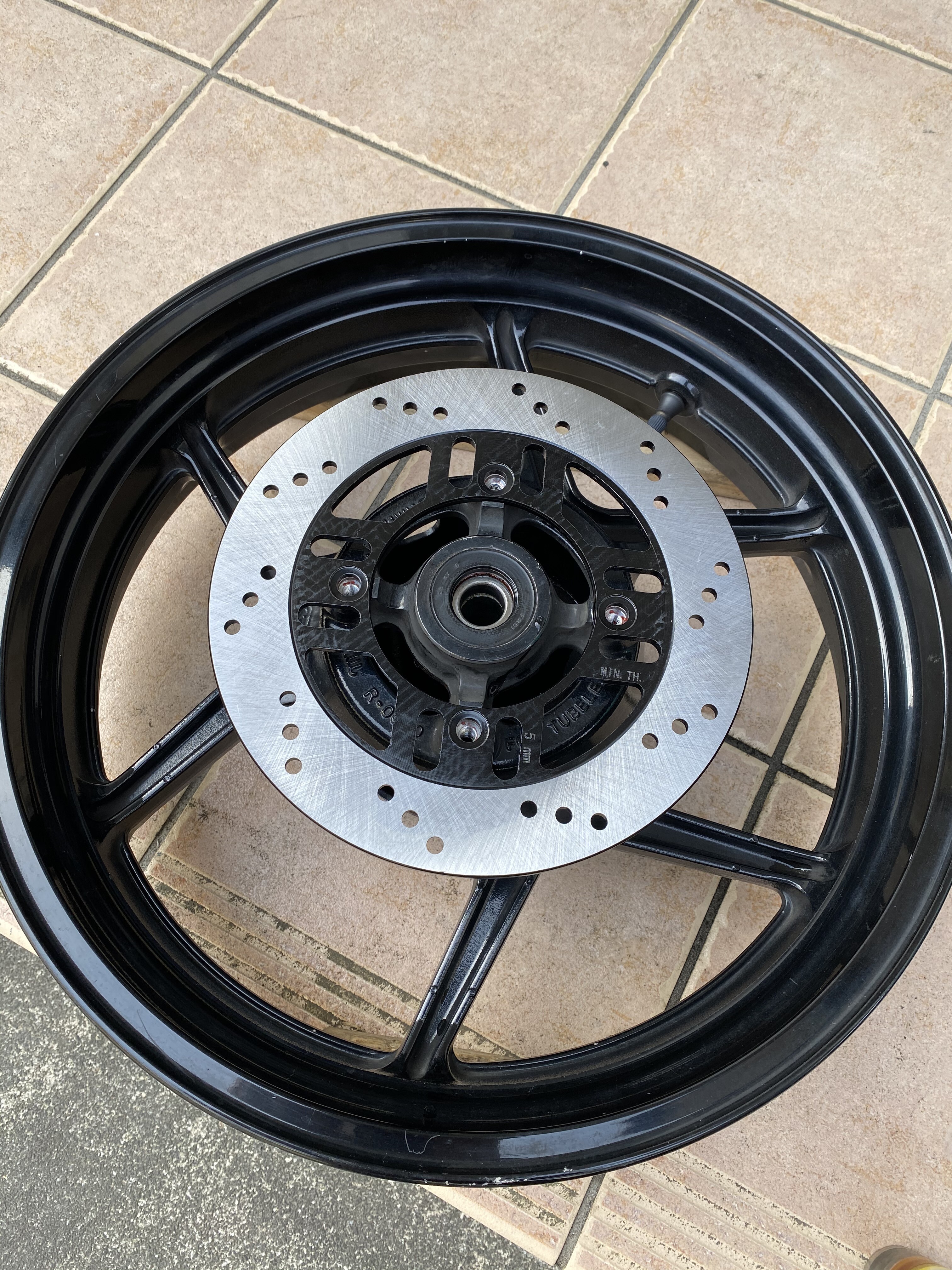 MT-07に4.5Jリアホイールをぶち込む : 二輪の記録と記憶 (現在MT-07) MT-07に4.5Jリアホイールをぶち込む : 二輪の記録と記憶 (現在MT-07)