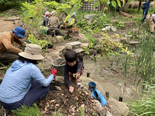 8631B4A4-E724-4BA9-958A-05BAED04FCF9