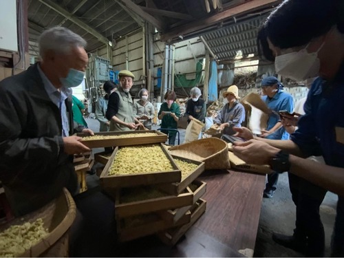 EB40219E-4A2C-48FC-B018-7E3B3FC03004