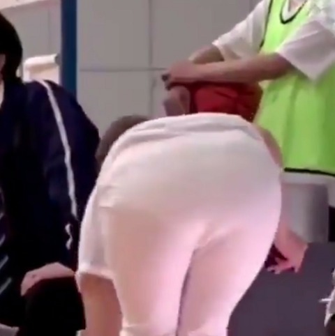 動画 こういう女のズボンからパンツ透けて見えるの好きな奴wwwww 超陰キャ速報