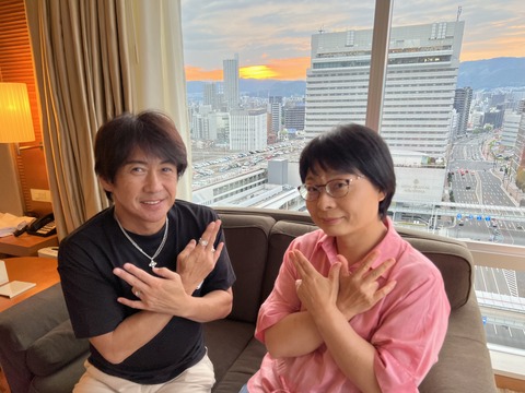 5B9828D7-0100-4485-8CEC-3AA583545342