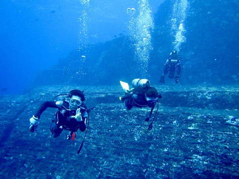 F5EEB8F6-B5AB-4905-AA6A-F2836D98DE8E