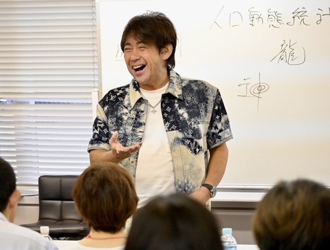 4DC0D125-5ABB-4B04-A998-00C2ECF31AEF