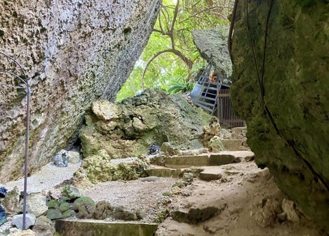 FAD0631B-0271-4F2B-ADA0-2733D468A447