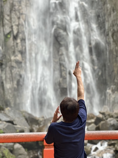 6E962F4C-C8B9-4186-A073-E2C86907968E