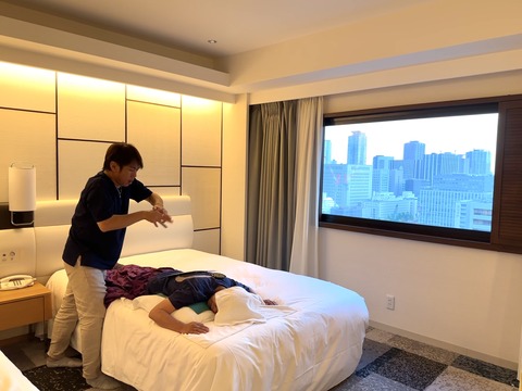 F32B2F09-9EA3-463F-9DE5-4480319AA97F