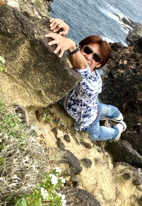 8A73B9F9-1613-4575-9A9D-E617C4023857