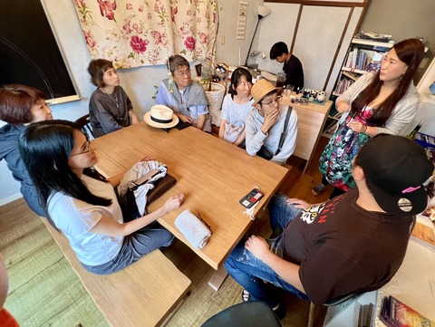 B4E1DE03-4F32-4881-890A-33FF4277019B