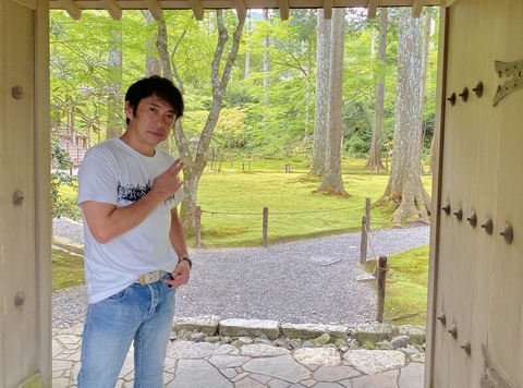 CE71BDEC-DA81-424D-B728-7EEF468D8135