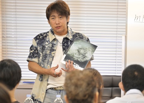 76DB2323-1DC0-4864-8B60-A3845AB33F56