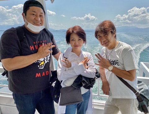 09F81CF5-5B0F-44C7-A0B3-C94FE9BB557C