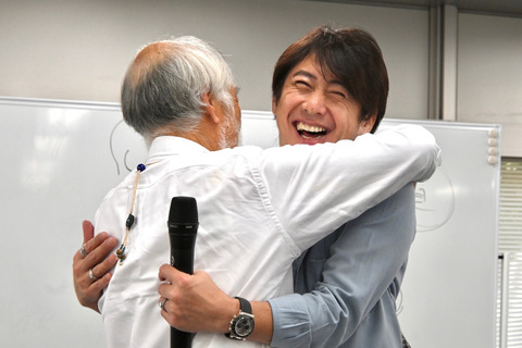 E1F10770-FFE3-4355-89C0-E468281C3DB9