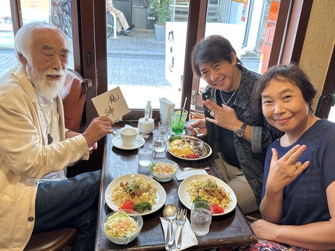 37A1C93C-695D-4693-A2F0-0350C08EFA39