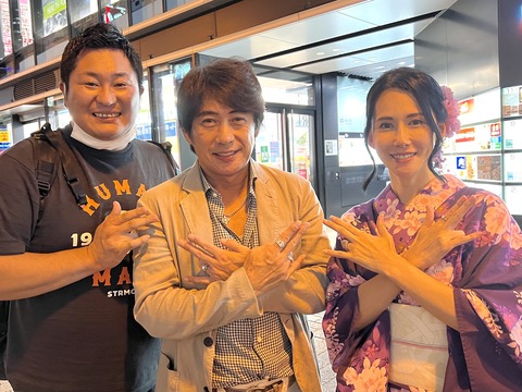 8CE4BCD2-F768-41F5-A315-C1123439C95D