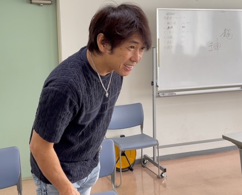 AA8A8AA5-5A11-43EE-ACB1-6DC4A9EB101D