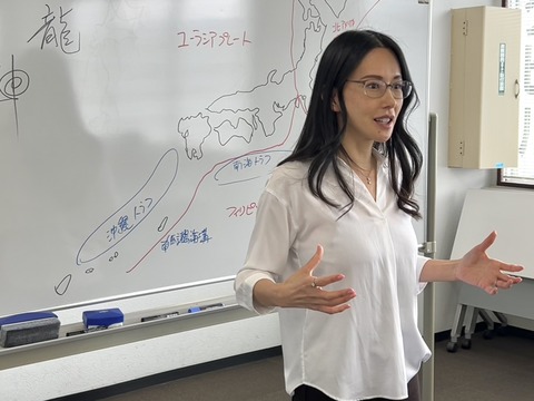 AFCACB9F-9997-4082-A643-4D7F05958E00