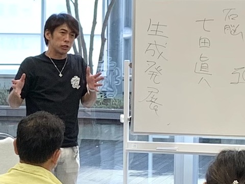 ED16C4A7-4FE6-402A-8DDA-EA926C5C7D76