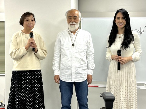 1A12572F-1C46-4CFA-BD8D-3ADCFA7BC748