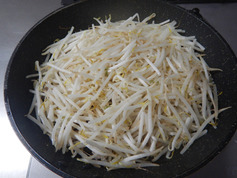 うま味豚もやし炒め200902-P3