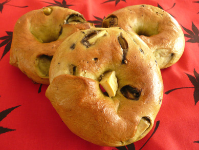 黒ゴマさつまの抹茶ベーグル