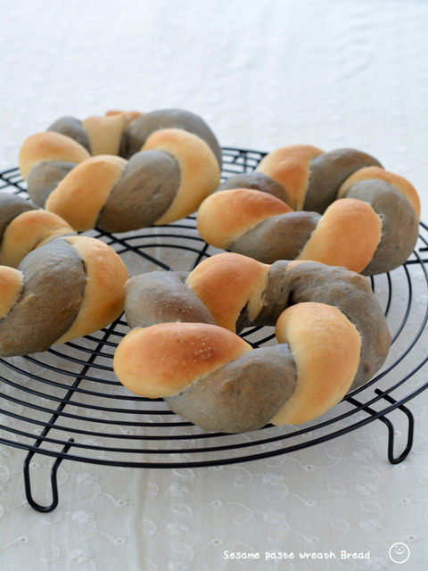 ねりごまリースパン_TOMIZ1912