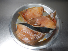 ブリのにんにくトマト照り焼き200325-P1