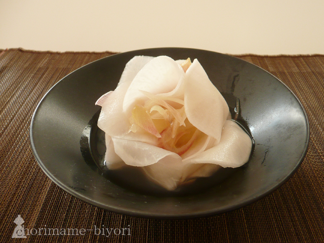 蕪のみょうが酢漬け