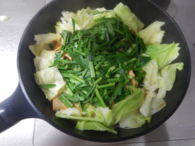 鮭とニラのフライパンちゃんちゃん焼き フライパン一つ 速攻おかず 野菜でかさ増し のごはんの日 焼き 揚げ 炒め 魚介類 ちょりまめ日和 ちょりママ 西山京子 オフィシャル料理ブログ Powered By ライブドアブログ