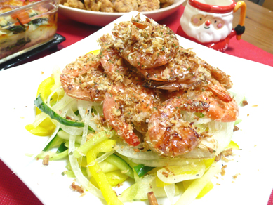 エビのアーモンドパン粉のグリルサラダ