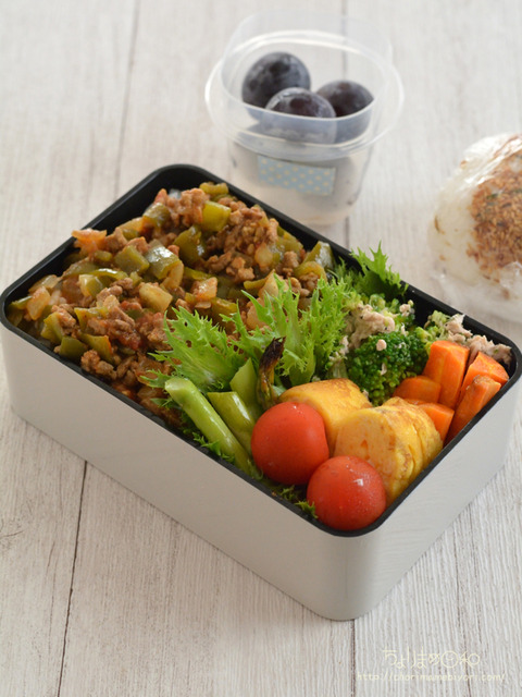 お弁当230829_ピーマンたっぷりキーマー