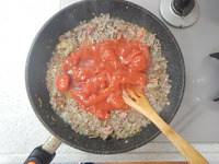 煮込んだようなミートソースP3