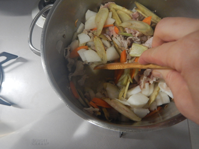 晩ごはん201025_豚汁P1