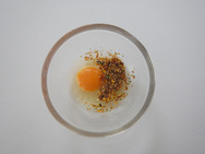 和弁当親子_大森屋181124-ふりかけ卵焼きP1