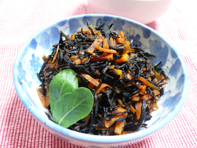 ひじきとにんじんの佃煮～黒酢仕立て～