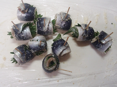 間違いない相性 イワシの大葉梅肉巻きのレシピ動画 作り方 Delish Kitchen