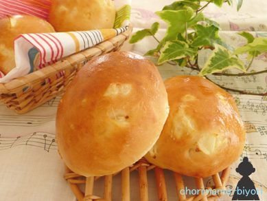 新玉ねぎのふっくらパン