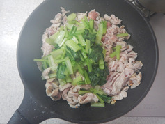 豚肉と小松菜の塩炒めP2