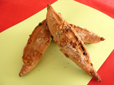 くるみ＆ベリーのライ麦パン