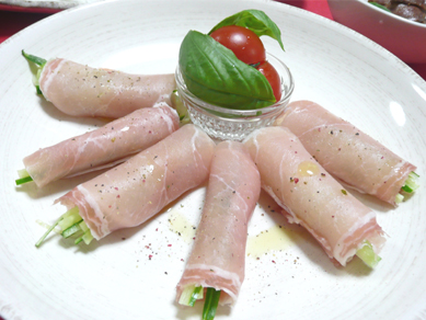 生ハム大根パリ巻きサラダ