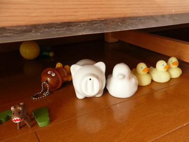 棚下のオブジェ