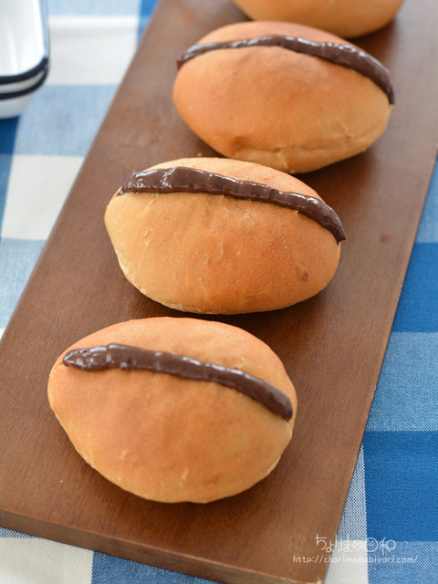 チョコクリームプラリネパン_TOMIZ2105-2