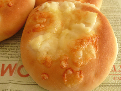 フォカッチャ風でピザ感を演出～♪