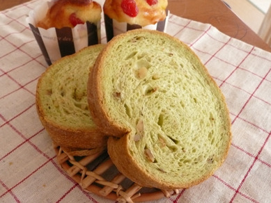 抹茶と胡桃のラウンドパン