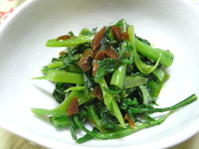 春菊の醤油にんにく油和え