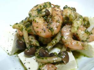 豆腐とエビのジェノバ和え