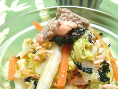 鮭の塩気でたっぷり野菜をいただこう～！