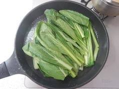 豚肉と小松菜の塩炒めP1