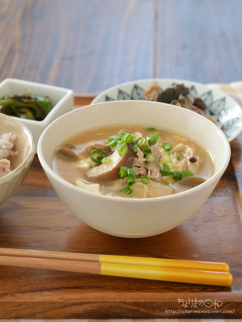 豚きのことくずし豆腐の味噌汁_macaroni連載2111